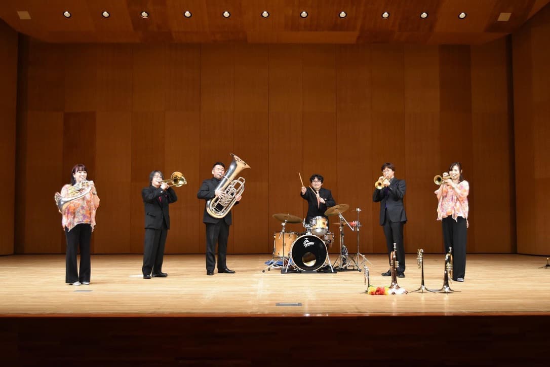 tootbrassfu2.jpg